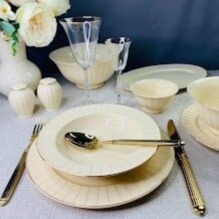 Lenardi Marzipan lunch service, 23 items