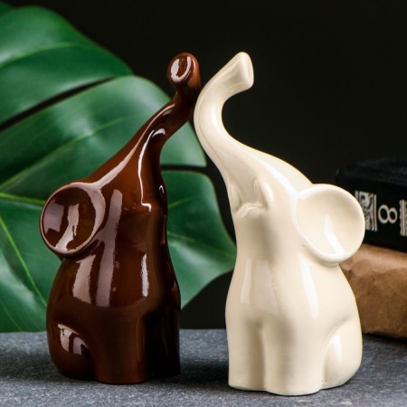 Figure "A couple of elephants" Milk/chocolate, 7x12x16cm-3