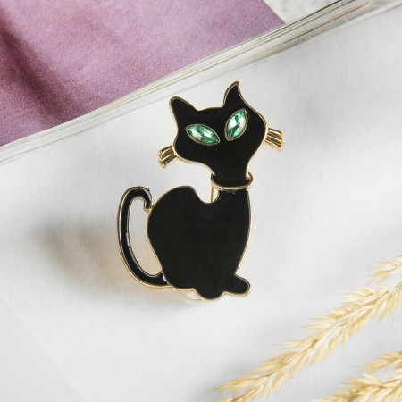 Brooch "Cat" shy, black color in gold-2