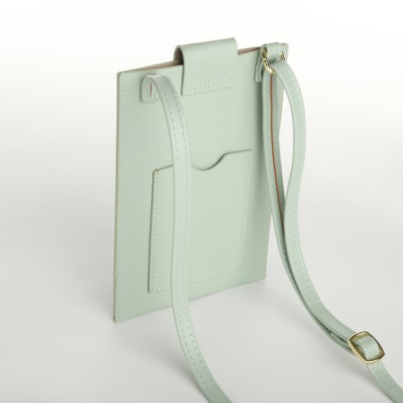Female bag, cross-bodi, on the magnet, the color is green-1