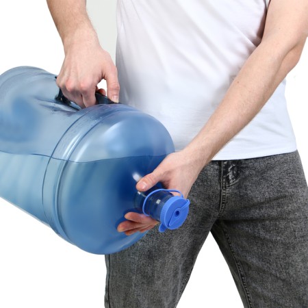 A traffic jam under the cooler bottle, with a hole under the hose, d = 1 cm, 12.5 l, 19 liters-8