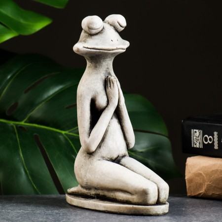 Figure "Frog Yoga with Hands in front" 19x15x7cm