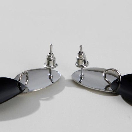 Earrings Metal "Trend" path of ovals, black color in glossy silver-1