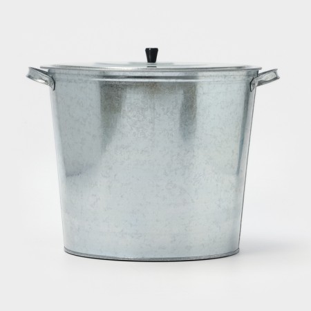 Galvanized linen tank, 32 liters, with a lattice, GOST-9