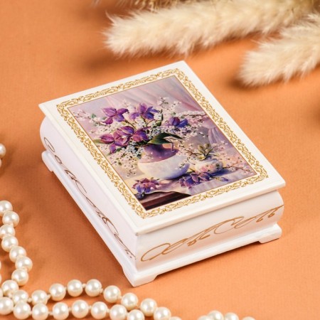 Casket "flowers in a vase", white, 8 × 10.5 cm, lacquer miniature