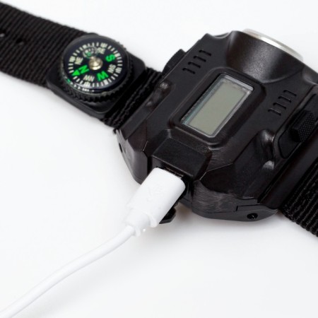 Battery-off flashlight, 3 watts, 500 mAh, 200 lm, XPE, 6 x 5.2 cm, strap l-20.5 cm-5
