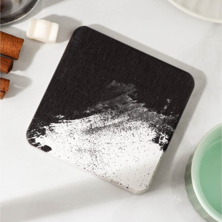 Hot Black Night, 10 × 10 cm stand-2