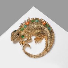 Brooch 