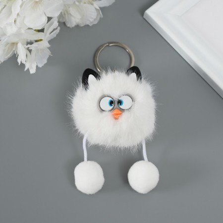Fluffy on the ring "oblique eyes" white 9.5x6x6 cm-1