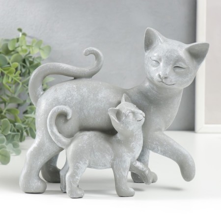 Souvenir Polystone "A cat with a kitten - a walk" Medallion heart, gray 17.5x9.5x19 cm