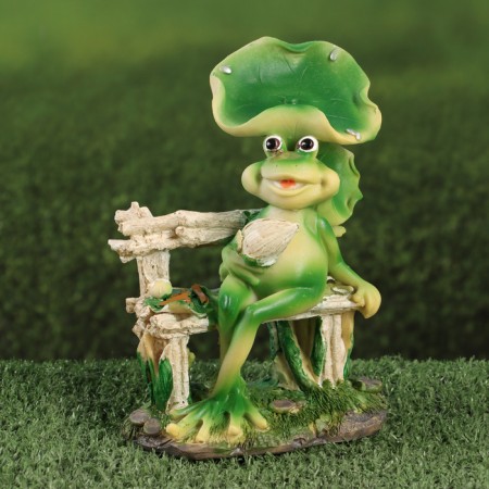 Garden figure "Frog on the bench" 7x13x19cm /// Mix