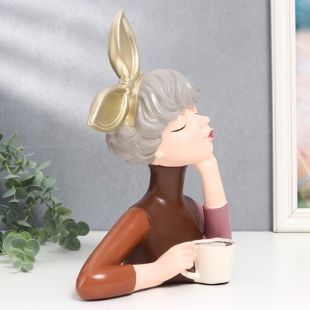 Polystone souvenir "Girl with a mug" 28.5x12x21 cm-1