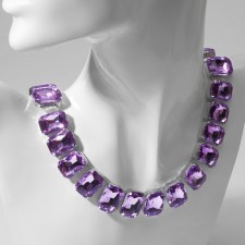 The necklace 