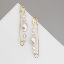 Earrings with pearls 