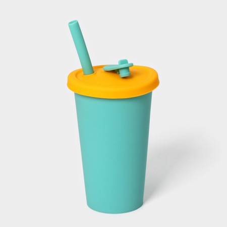 A glass with a lid and a tube, 350 ml, 9 × 9 × 13.5cm, blue color