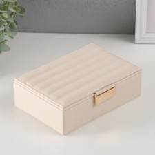 The casket to the leatherette for jewelry 
