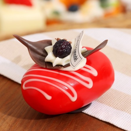 Flee - Magnet "Cake Bonbon" Vishnya, 8x5x6cm
