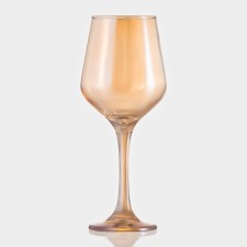 A glass of glass for the wine 