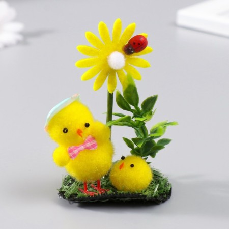 Easter souvenir "Tsypa and chicken on the lawn with dandelion" 4.5x6x10.5 cm