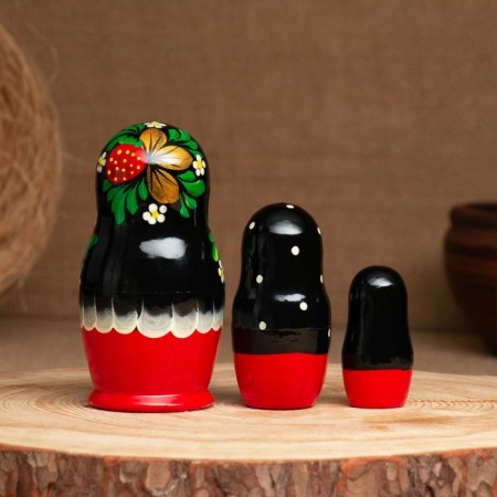 Nesting doll "strawberries", black scarf, 3 puppet, 10 cm-1