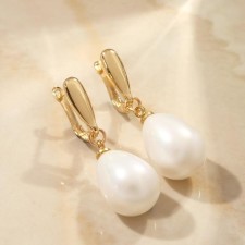 Earrings with pearls 