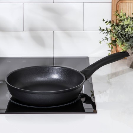 The pan “Tradition”, D = 22 cm, plastic handle, anti -stick coating, black color-5