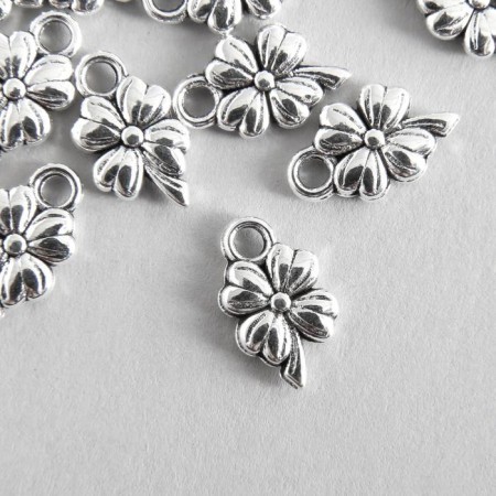Decor for creativity Metal "Four Liber-Flower Metus" silver 1.3x0.8 cm