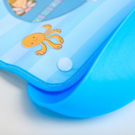 Batiscat Feeding Bibslate Wallets Waterpiece on the button, with a super-carman-2