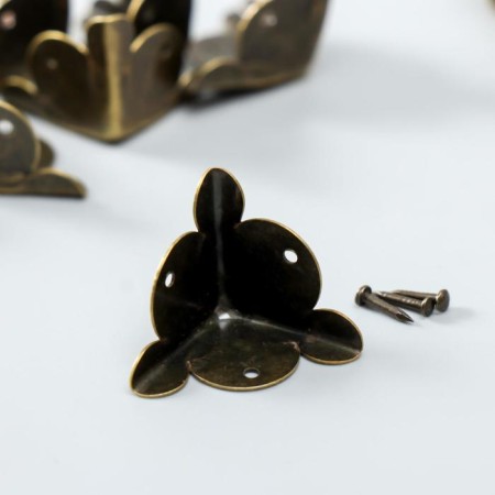 Corner Metal "Triangle" set 10 pcs+nail. bronze 1.8x1.8 cm