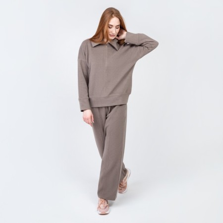 Women's suit (sweater/pants), beige color, size 46