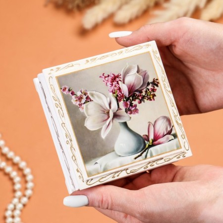 Casket "Flowers in a vase", white, 10 × 10 cm, lacquer miniature-2