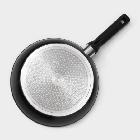 Pan Magistro Warrior, D = 26 cm, h = 4.9 cm, Soft-Touch handle, anti-stick coating, induction-6