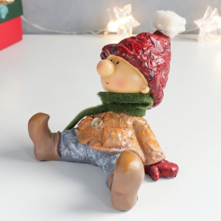 Polystone souvenir "Baby in a red hat and green scarf sits" 12.5x12x12.5 cm-6