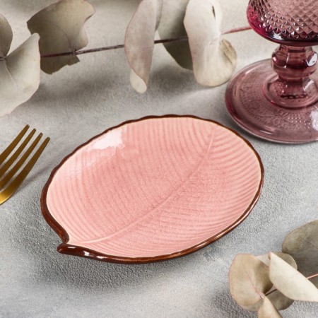 Ceramic "Leaf" dish, 13.5 × 10.5 cm, pink color-1