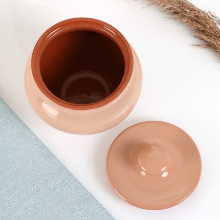 A hot pot with a "Vyatka" lid 0.6l, beige-3