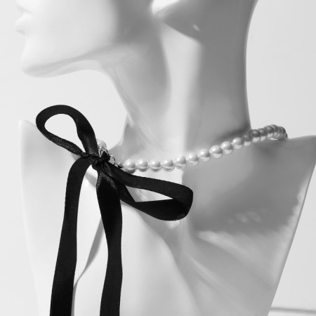 Choker "New Style" pearls with a tie, the color of black and white 40 cm