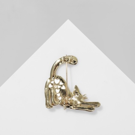 Brooch "cat", white-pink color in gold-2