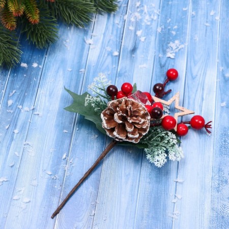 Decor "Winter Dreams" Bright star berry berry, 18 cm-2