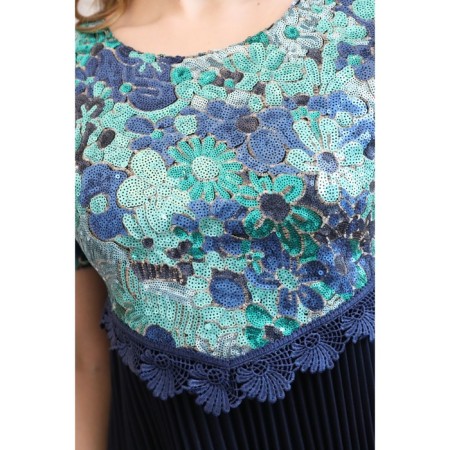 Women's dress, size 42-8