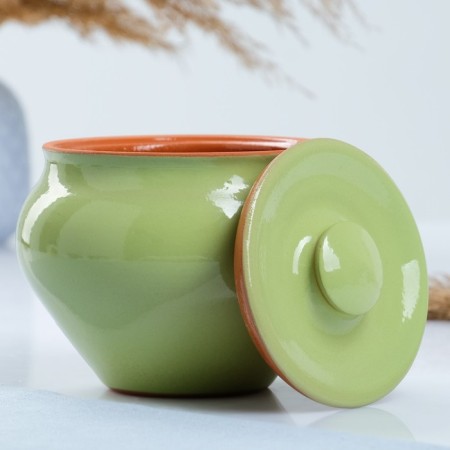 A hot pot with a Vyatka lid 0.9l, green-1