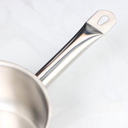 A bucket without a lid is “catering”, 2.1 l, d = 18 cm, h = 9 cm, a metal handle, induction, with a heat distribution layer-2