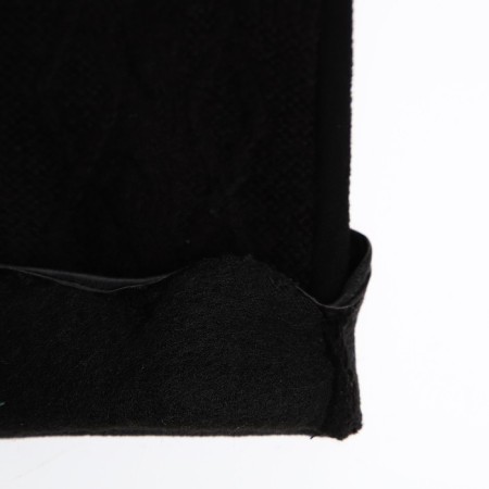 Gloves are female, dimensionless, with insulation, black color-2