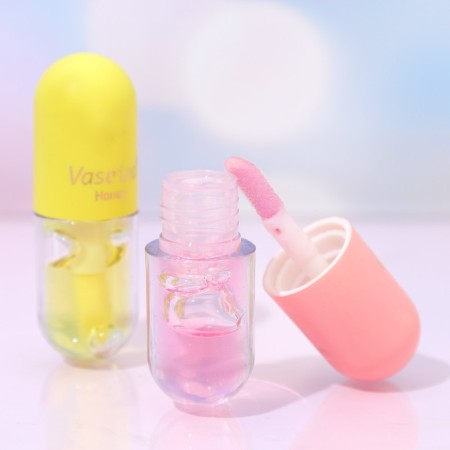 A set of lip gloss with honey and strawberries-2