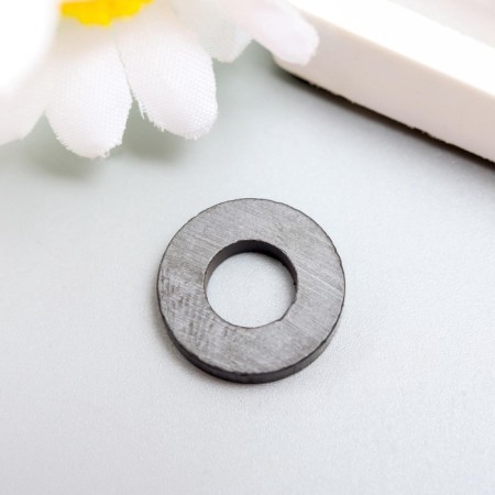 Technical -round magnet with a hole of 16x7x3 mm-3