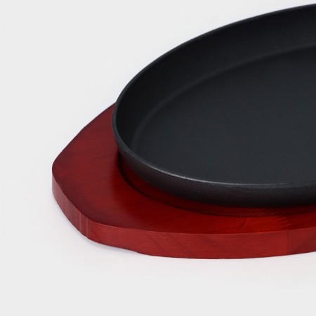 Cast iron pan “Oval”, 26.5 × 16.5 cm, on a wooden stand-1