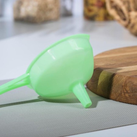 Plastic funnel with a handle, 19 × 12 × 9 cm, color mix-2