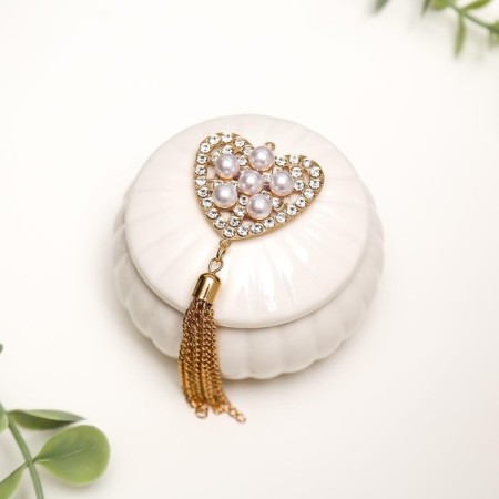 Souvenir ceramics "Heart with pearls, with a brush" 4,5x7x7 cm