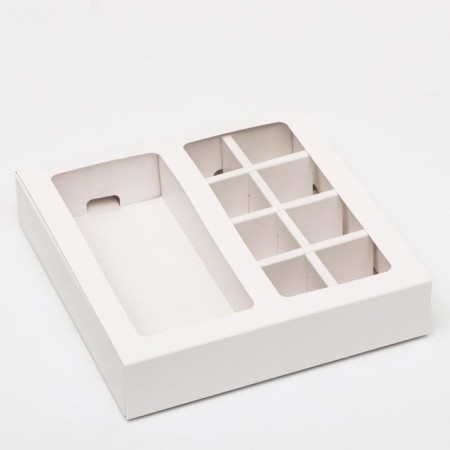 Box for 8 sweets + chocolate, with a window, white, 17 x 5 x 17.5 x 3.7 cm