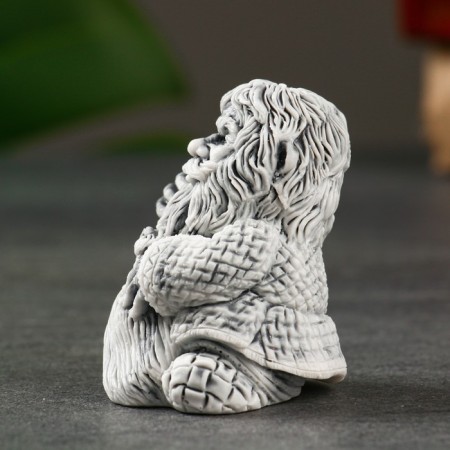 Souvenir "Brownie with a broom" 6.5cm-2