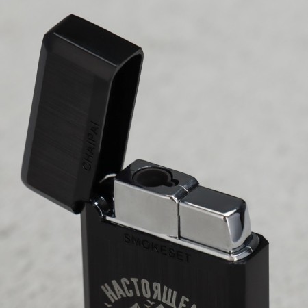 Gas lighter "man", 3.5 x 6.8 cm.-3